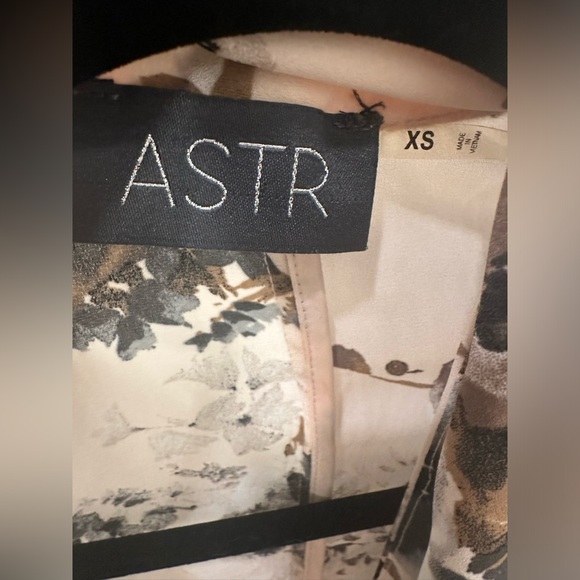 ASTR floral blazer size small - Picture 3 of 3